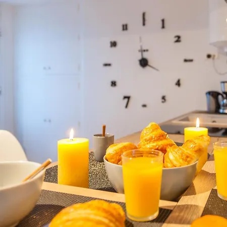 Daire Beautiful Renovated With View- Old Hyères