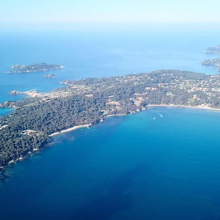 Beautiful Renovated With View- Old Hyeres