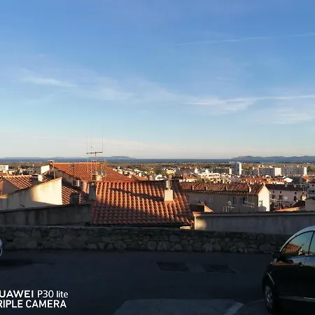 Beautiful Renovated With View- Old Hyeres