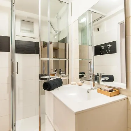 Apartment Beautiful Renovated With View- Old *