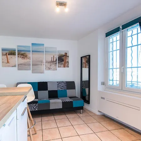 Beautiful Renovated With View- Old Hyeres